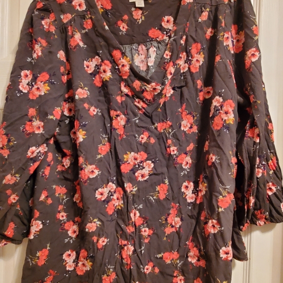 JcPenney St. John's Bay Three Quarter Length V Neck Shirt - Picture 2 of 3